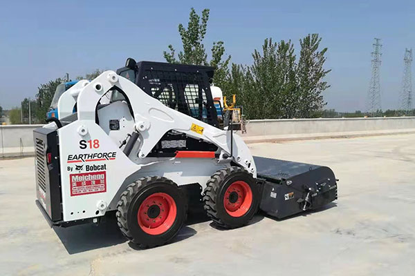 壓路機與傳統光面壓路機相比有什么優勢？